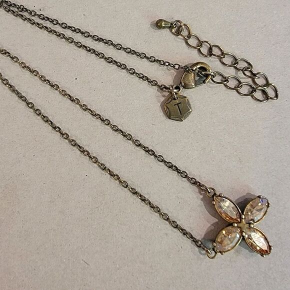 #Touchstone Crystal In Balance 4 Petal Flower Necklace Antiq Brass Plated #NWOT - Picture 5 of 6
